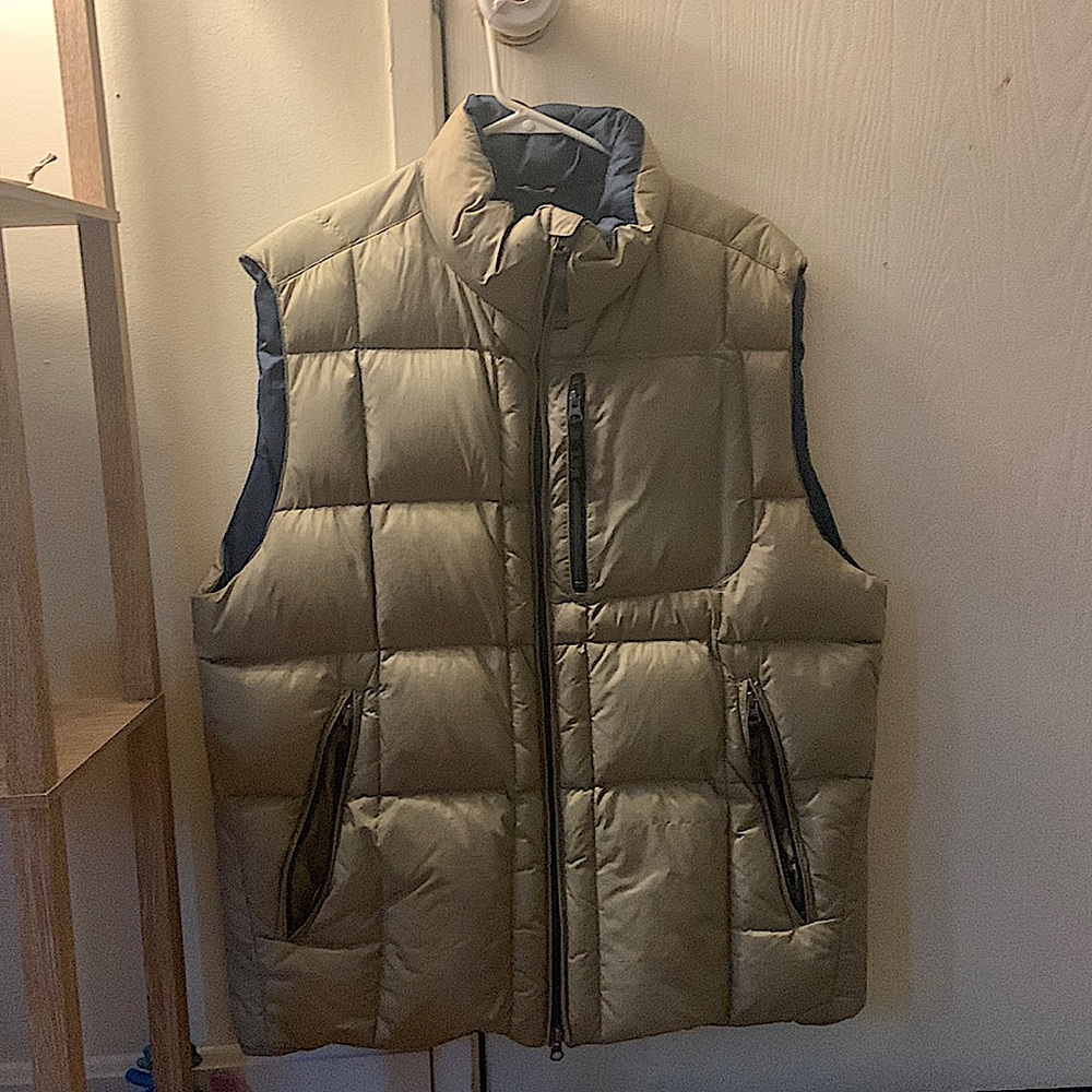 Burton Puffy Vest *Lightly Used*